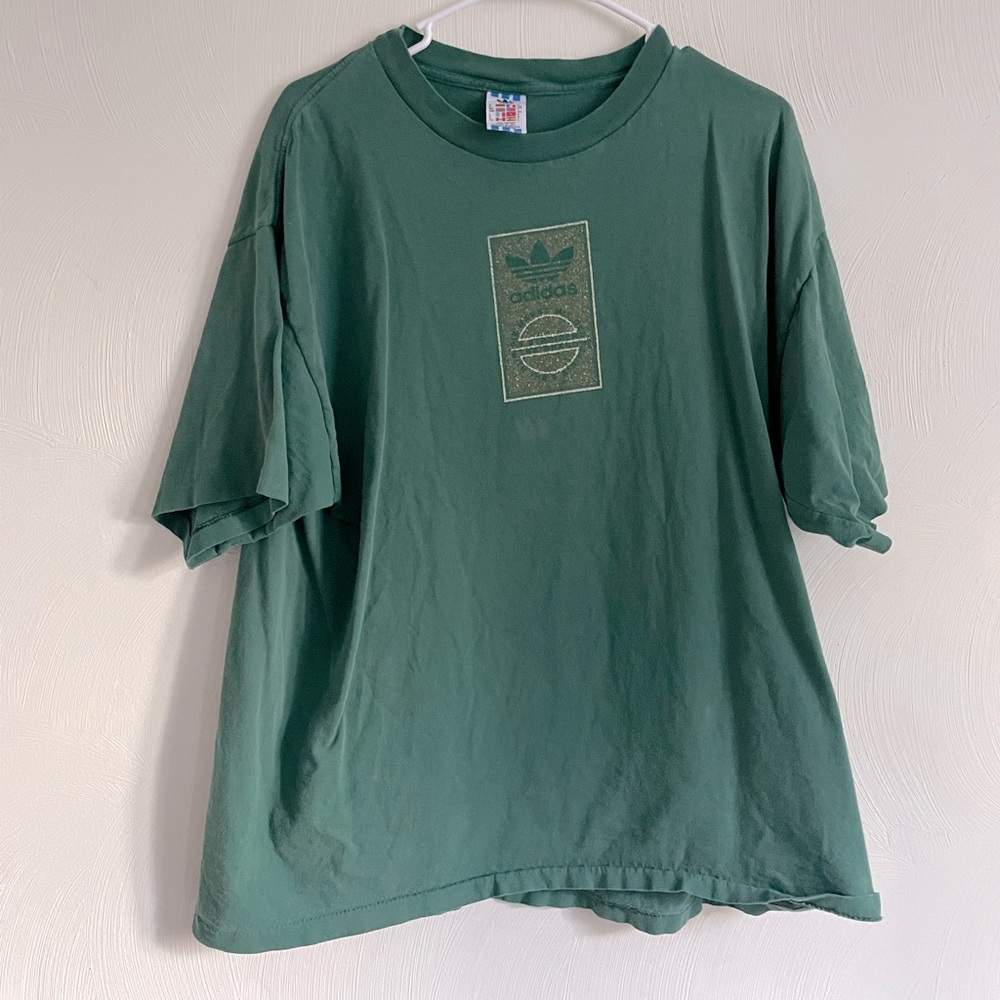 Vintage Adidas Lg short sleeve shirt